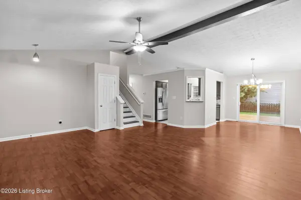 9707 River Trail Dr, Louisville, KY 40229