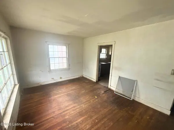 1421 Earl Ave, Louisville, KY 40215