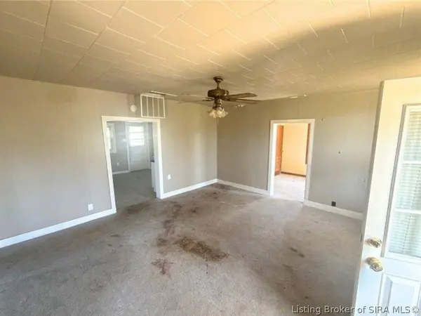 35 N McKinley ST, Campbellsburg, IN 47108