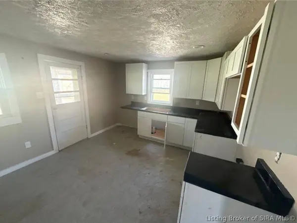 35 N McKinley ST, Campbellsburg, IN 47108