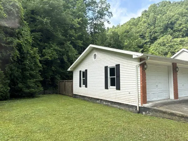 2101 Town Hill Road, Jackson, KY 41339