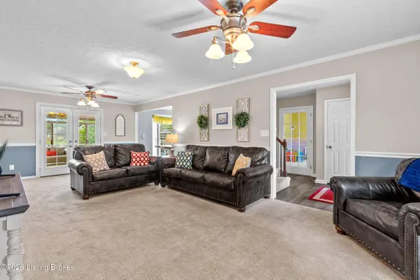 312 New England Ct, Louisville, KY 40214