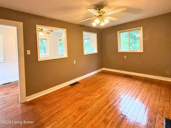 13714 S Blakely Ln #B, Louisville, KY 40272