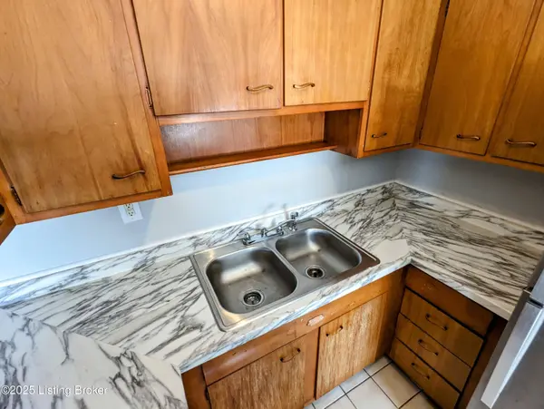 3523 Georgetown Pl, Louisville, KY 40215