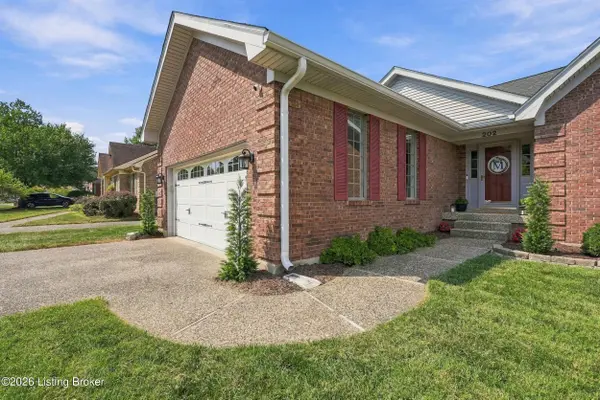 202 Declaration Dr, Louisville, KY 40214