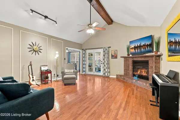 202 Declaration Dr, Louisville, KY 40214