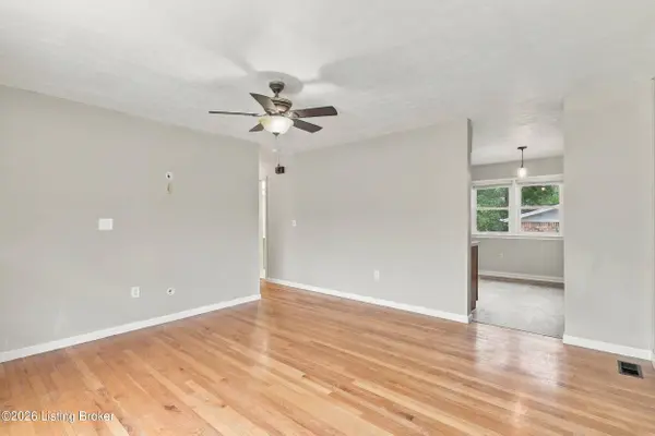 9210 Fawnridge Pl, Louisville, KY 40229