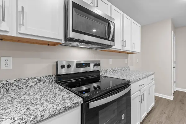 3203 Maldon Ct, Louisville, KY 40216