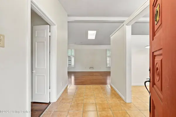 3408 Flinthaven Rd, Louisville, KY 40241