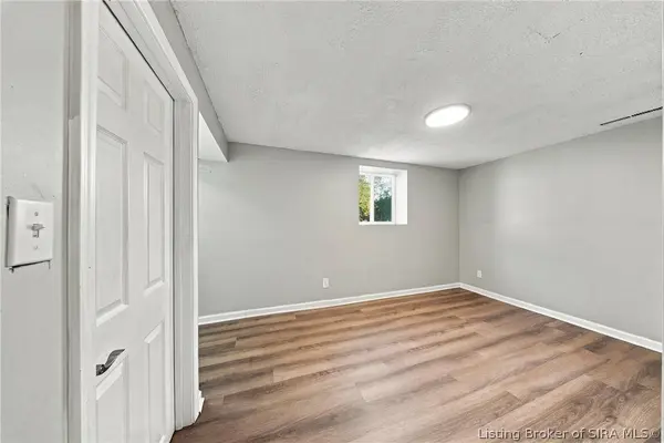 1706 Tennyson DR, Clarksville, IN 47129