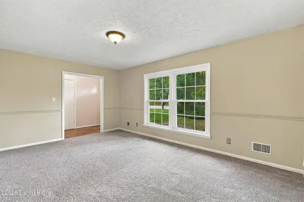 8100 Huntsman TRL, Louisville, KY 40291