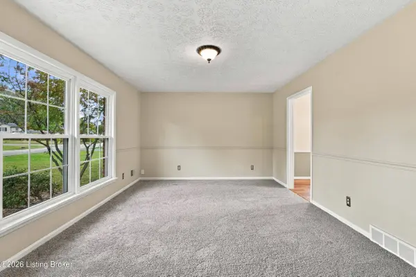8100 Huntsman TRL, Louisville, KY 40291