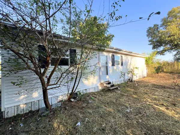 82 Ingleside Road, Kevil, KY 42053