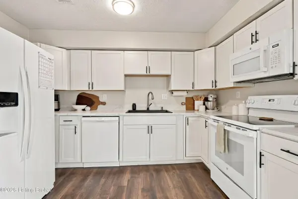 741 Ardmore Ln, Shelbyville, KY 40065