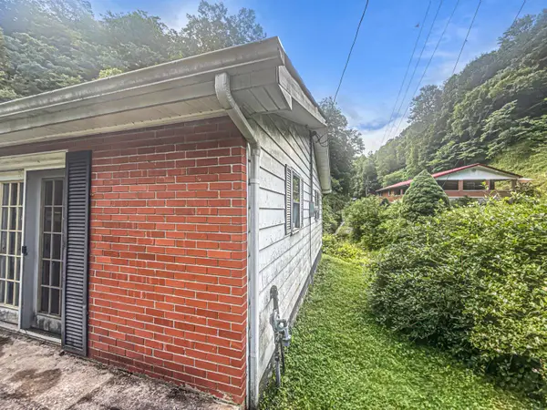 2101 Town Hill Road, Jackson, KY 41339