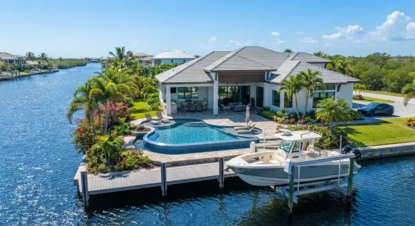 feature image of Buying a Vacation Home in Southwest Florida: 11 Things Buyers Should Know