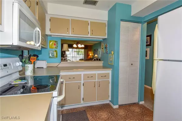 7013 New Post DR #7, North Fort Myers, FL 33917