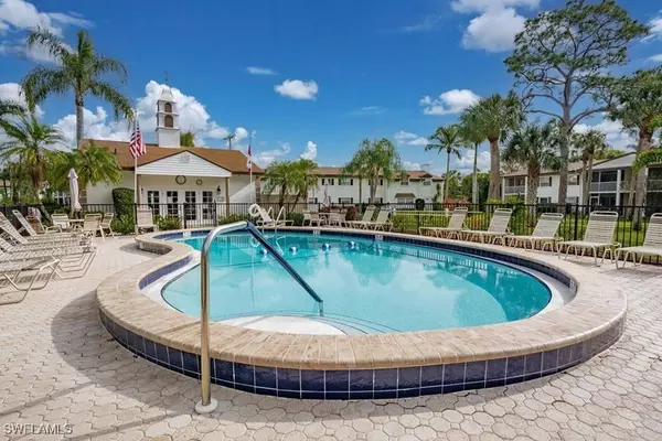 7013 New Post DR #7, North Fort Myers, FL 33917