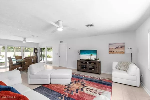 18381 Panther Trail LN, North Fort Myers, FL 33917