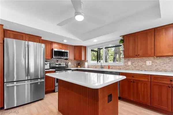 18381 Panther Trail LN, North Fort Myers, FL 33917