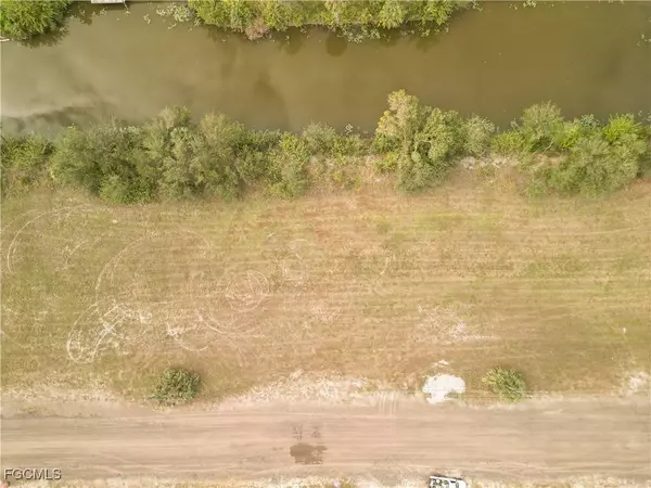 1706 NE 10th PL, Cape Coral, FL 33909