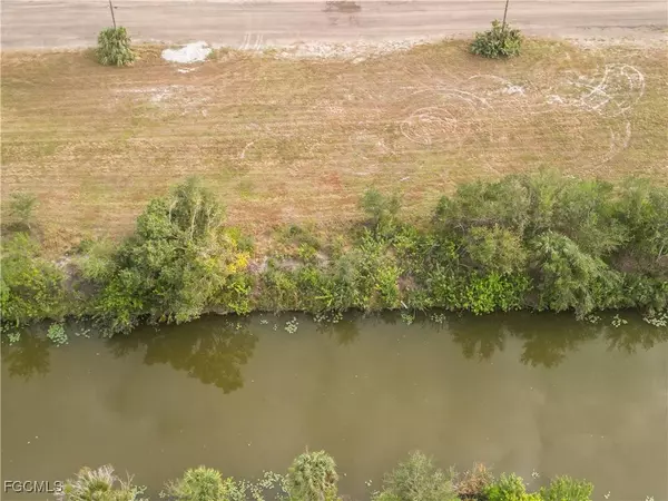 1706 NE 10th PL, Cape Coral, FL 33909