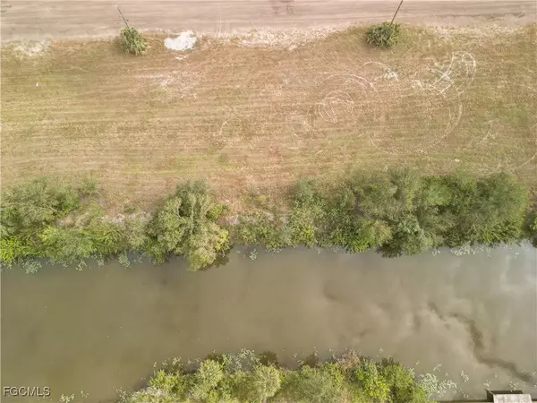 1706 NE 10th PL, Cape Coral, FL 33909