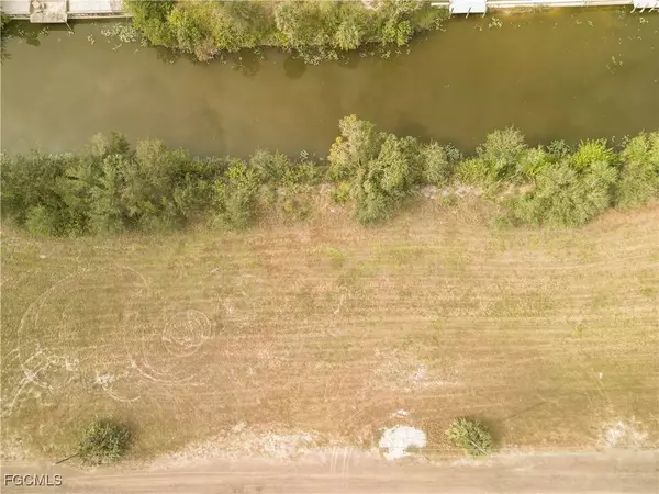 1706 NE 10th PL, Cape Coral, FL 33909