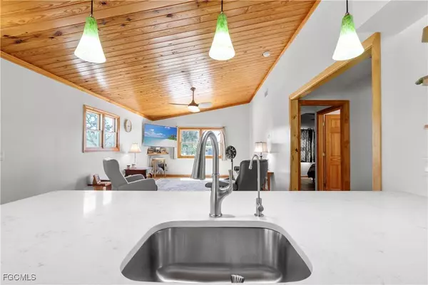 150 Pearl ST, Fort Myers Beach, FL 33931