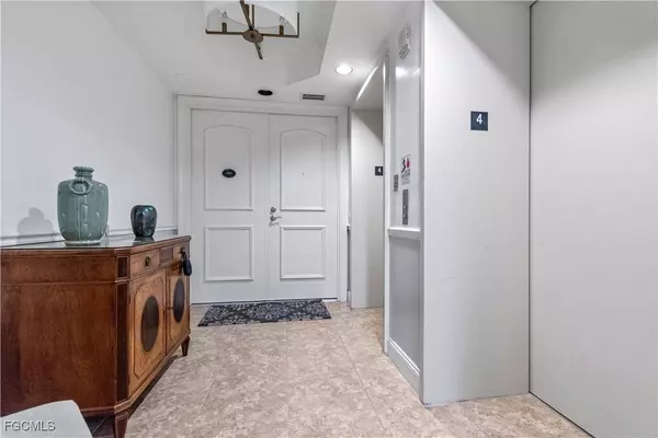 2090 W 1st ST #I409, Fort Myers, FL 33901