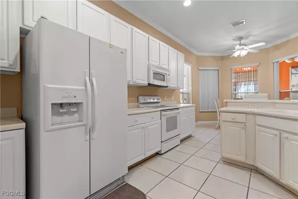 2088 Oxford Ridge CIR, Lehigh Acres, FL 33973