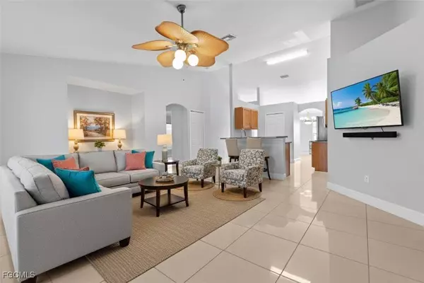 4176 NE 8th PL, Cape Coral, FL 33909