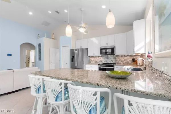 140 Pearl ST, Fort Myers Beach, FL 33931