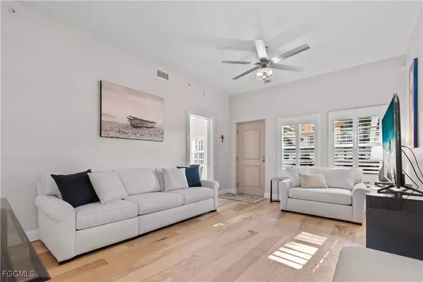 2110 W 1st ST #101, Fort Myers, FL 33901