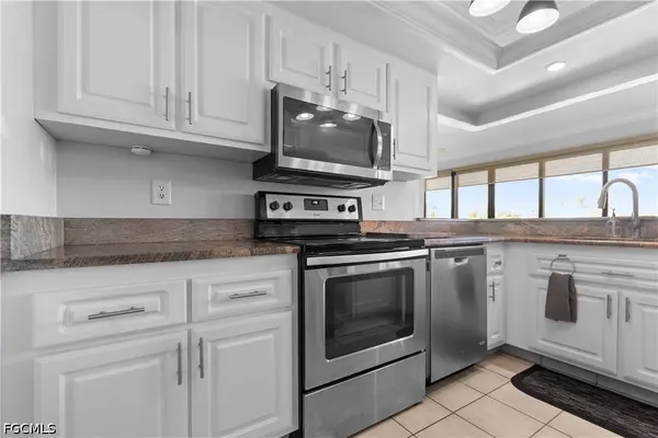 5665 Trailwinds DR #621, Fort Myers, FL 33907