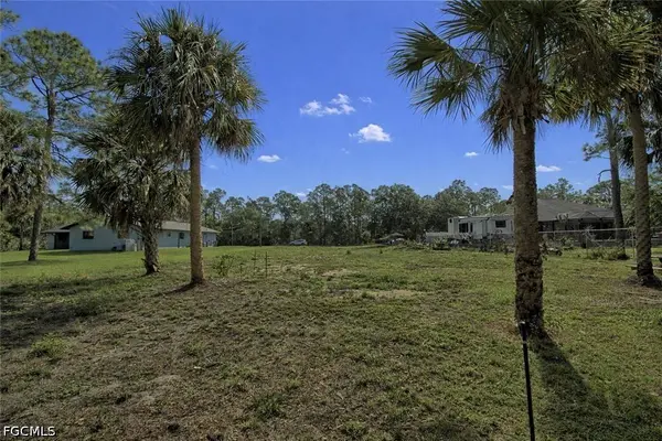 613 Cleveland AVE, Lehigh Acres, FL 33972