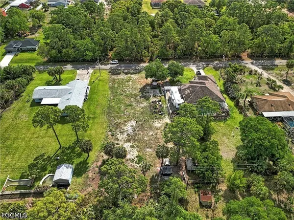 613 Cleveland AVE, Lehigh Acres, FL 33972