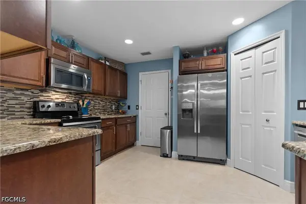 611 Cleveland AVE, Lehigh Acres, FL 33972