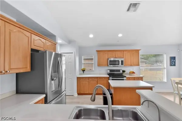 424 La Perouse ST, Lehigh Acres, FL 33974