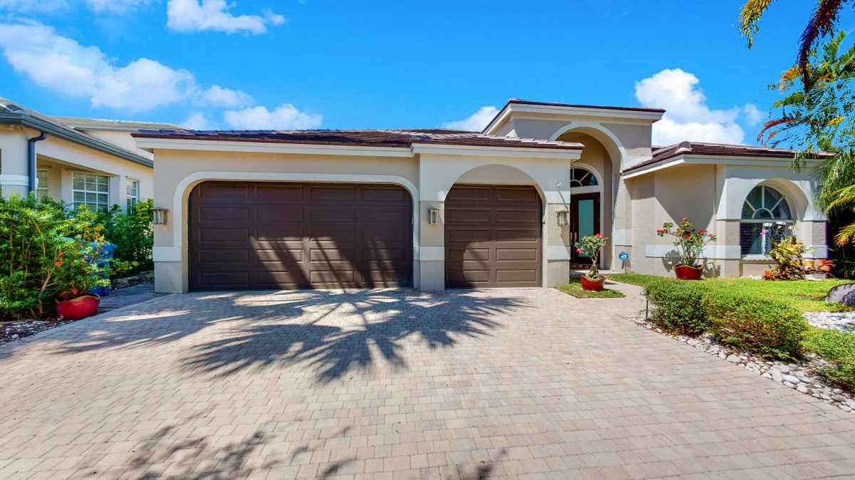 1136 Ginger Cir, Weston, FL 33326-3626