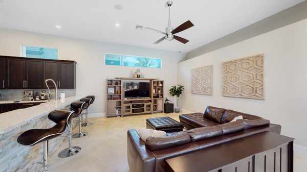 1136 Ginger Cir, Weston, FL 33326-3626