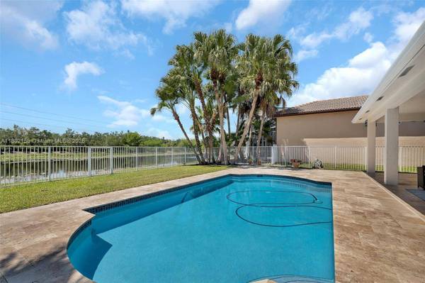 2521 Hunters Run Way, Weston, FL 33327