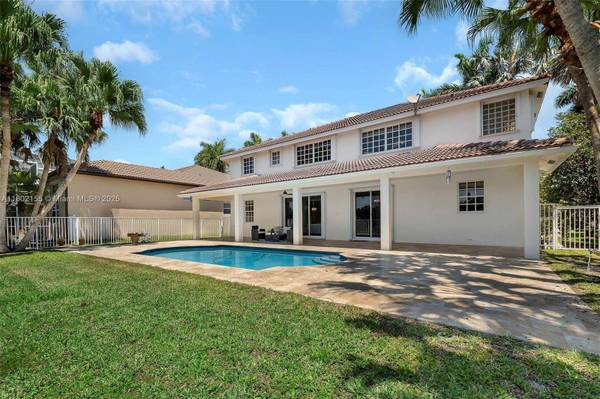 2521 Hunters Run Way, Weston, FL 33327