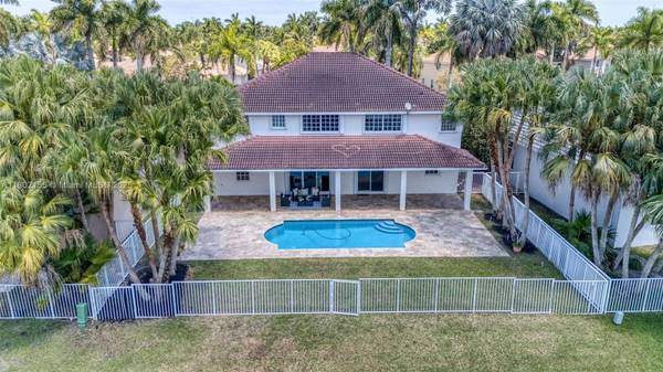 2521 Hunters Run Way, Weston, FL 33327