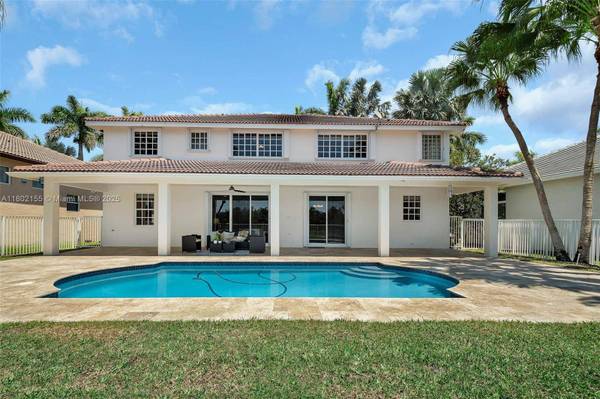 2521 Hunters Run Way, Weston, FL 33327