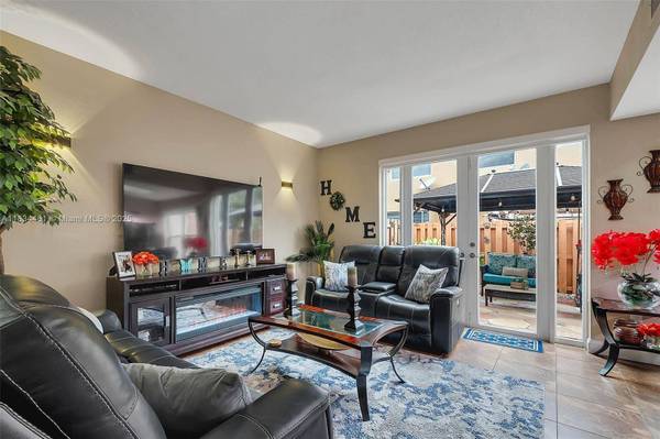 8511 NW 141st Ter #402, Miami Lakes, FL 33016