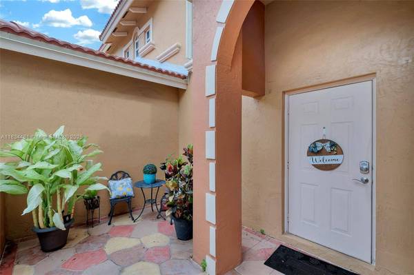 8511 NW 141st Ter #402, Miami Lakes, FL 33016