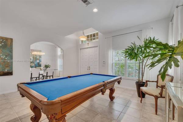 4288 Diamond Ter, Weston, FL 33331