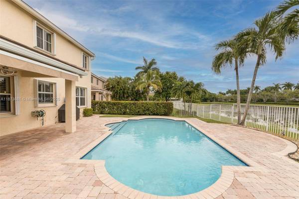 3844 W Falcon Ridge Cir, Weston, FL 33331