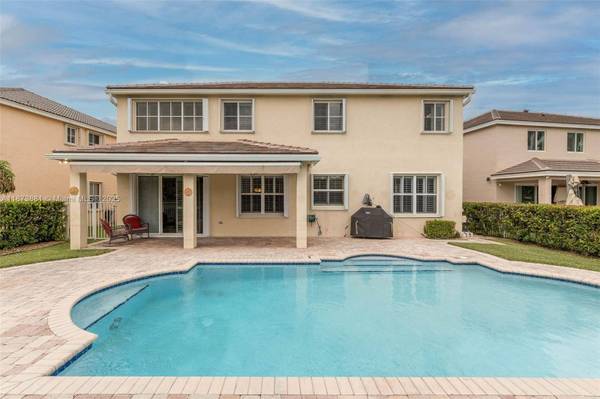 3844 W Falcon Ridge Cir, Weston, FL 33331